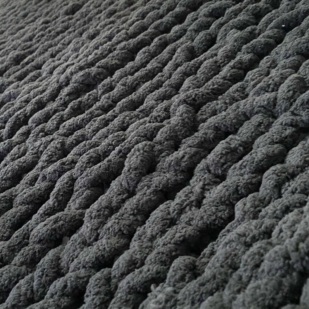 Chunky yarn blanket